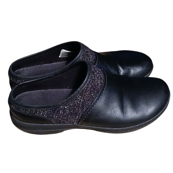 Merrell Women's Size 8.5 Black Mules - Picture 4 of 6